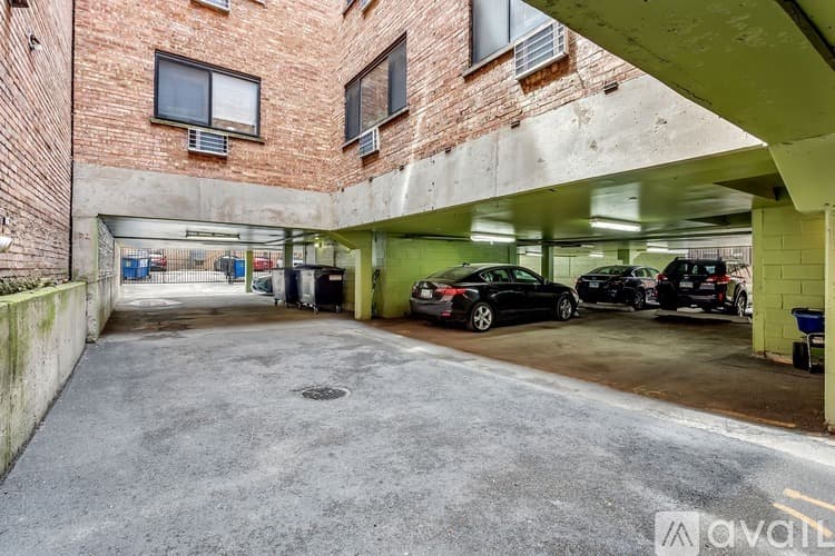 Chicago Apartment: 6134 N Kenmore Ave