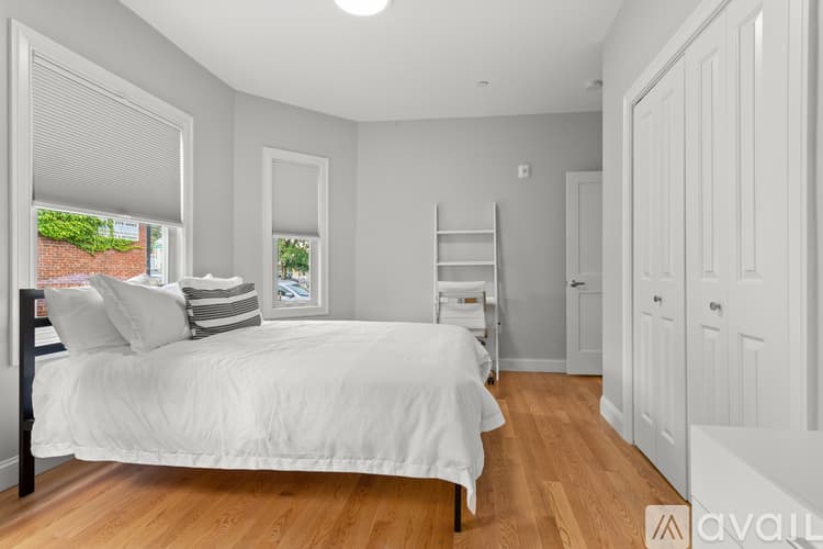 Boston Apartment: 1047 Saratoga St