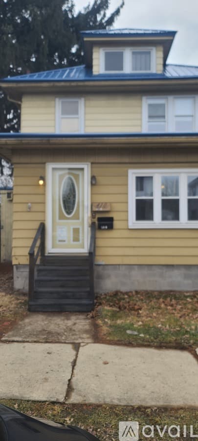 Sharon Apartment: 410 Cedar Ave