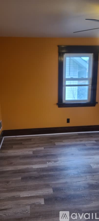 Sharon Apartment: 410 Cedar Ave