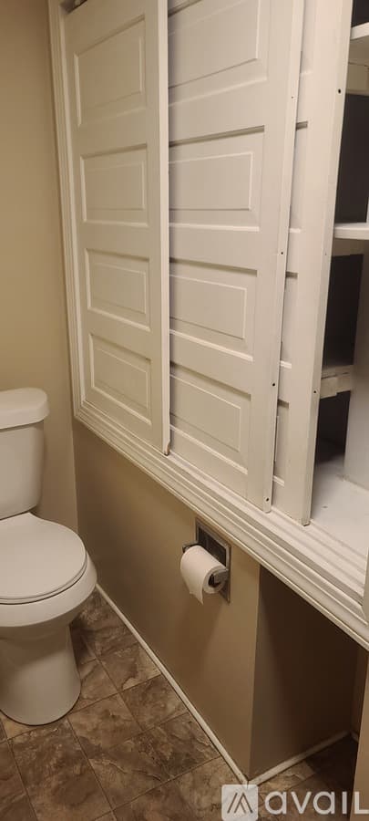 Sharon Apartment: 410 Cedar Ave