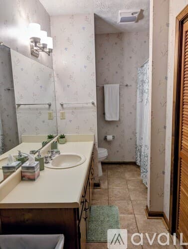 Dillard House: 26 Buttermilk Cir