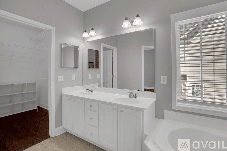 Blythewood House: 321 Joshua Tree Ct