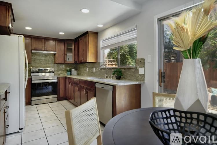 San Jose House: 3928 Taubeh Court