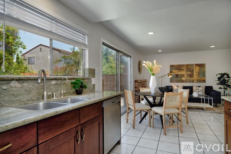 San Jose House: 3928 Taubeh Court