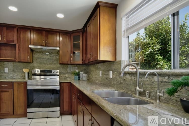 San Jose House: 3928 Taubeh Court