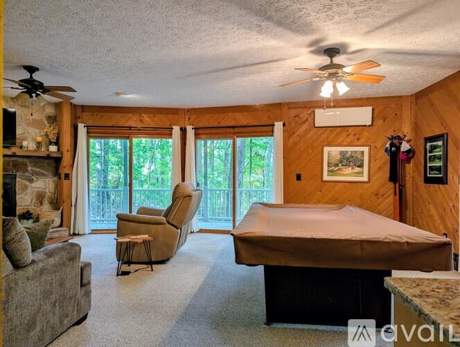 Dillard House: 26 Buttermilk Cir