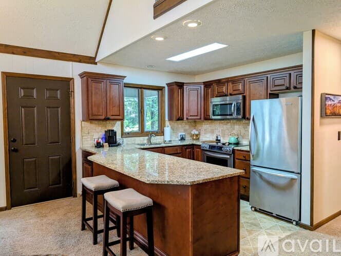 Dillard House: 26 Buttermilk Cir