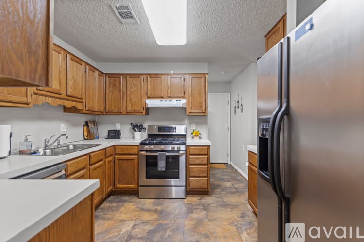 Sherwood House: 106 Willow Grove Ct