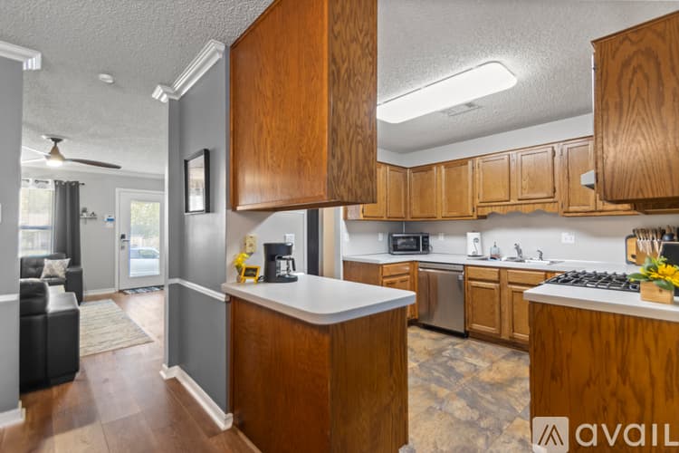 Sherwood House: 106 Willow Grove Ct