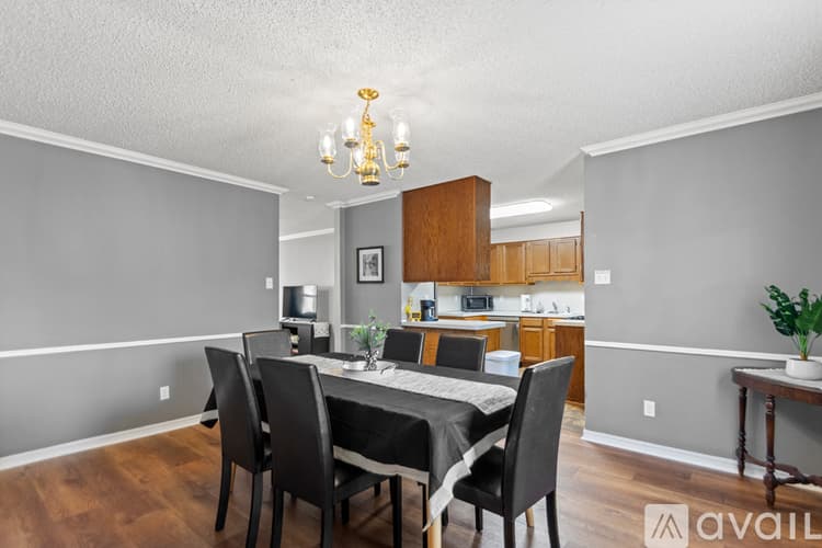 Sherwood House: 106 Willow Grove Ct