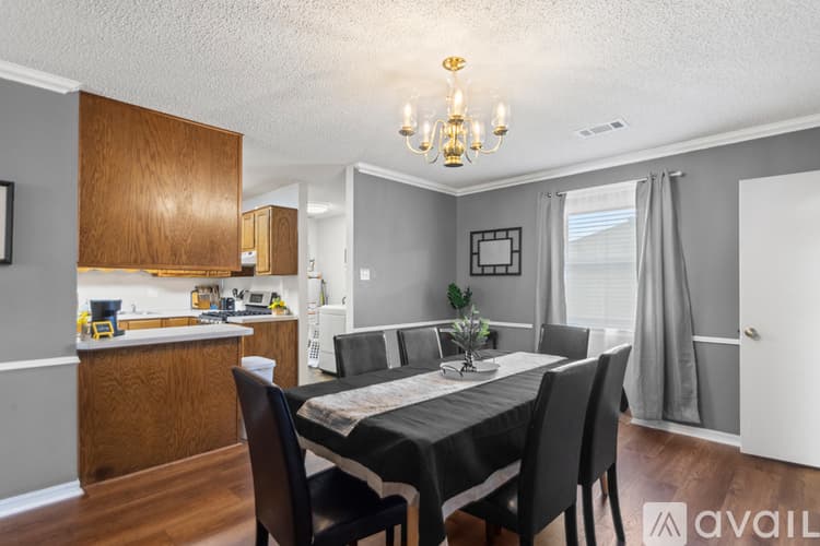 Sherwood House: 106 Willow Grove Ct