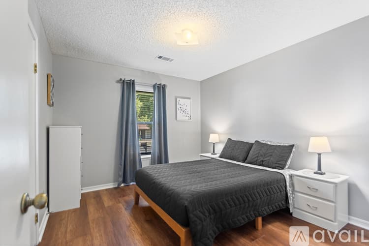 Sherwood House: 106 Willow Grove Ct