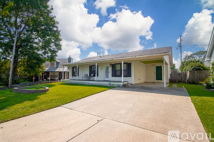 Sherwood House: 106 Willow Grove Ct