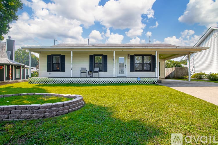 Sherwood House: 106 Willow Grove Ct