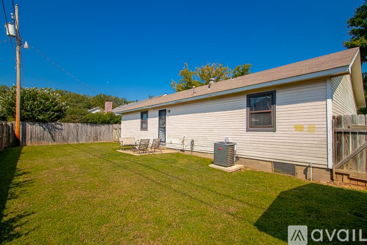 Sherwood House: 106 Willow Grove Ct
