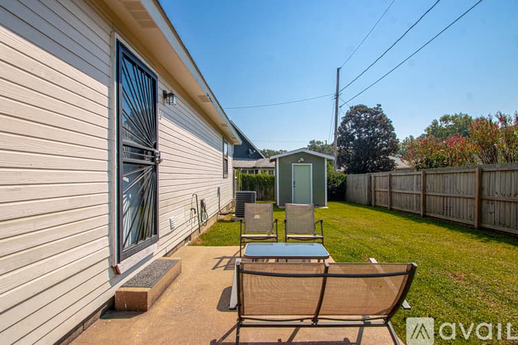 Sherwood House: 106 Willow Grove Ct