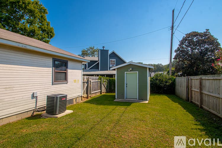 Sherwood House: 106 Willow Grove Ct