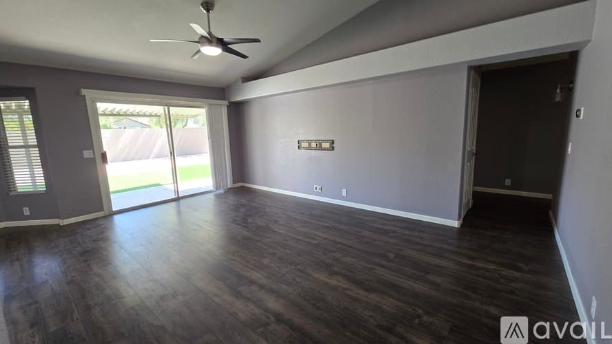 Peoria House: 21535 North 107th Drive