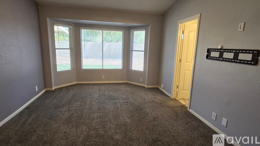 Peoria House: 21535 North 107th Drive