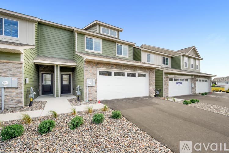Lakeville Townhome: 17108 Dysart Pl