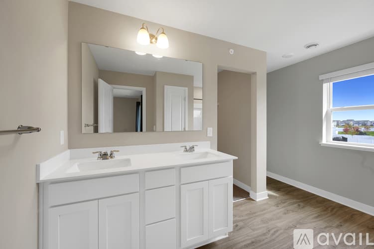 Lakeville Townhome: 17108 Dysart Pl