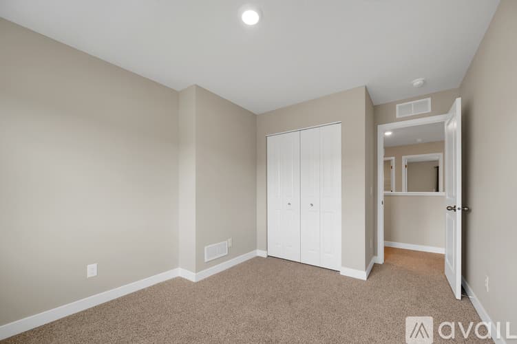 Lakeville Townhome: 17108 Dysart Pl