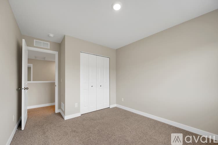 Lakeville Townhome: 17108 Dysart Pl
