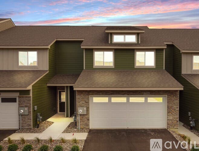 Lakeville Townhome: 17108 Dysart Pl