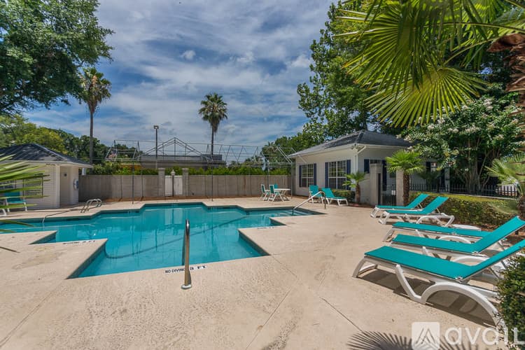 St. Simons Island Townhome: 132 S Island Square Dr