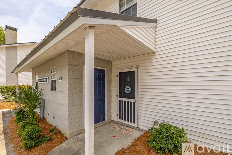 St. Simons Island Townhome: 132 S Island Square Dr