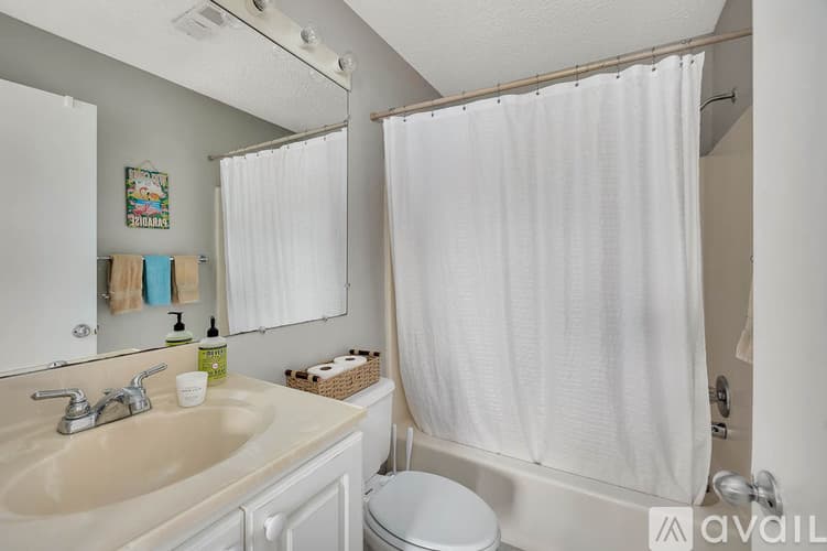 St. Simons Island Townhome: 132 S Island Square Dr