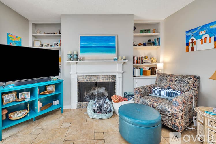 St. Simons Island Townhome: 132 S Island Square Dr