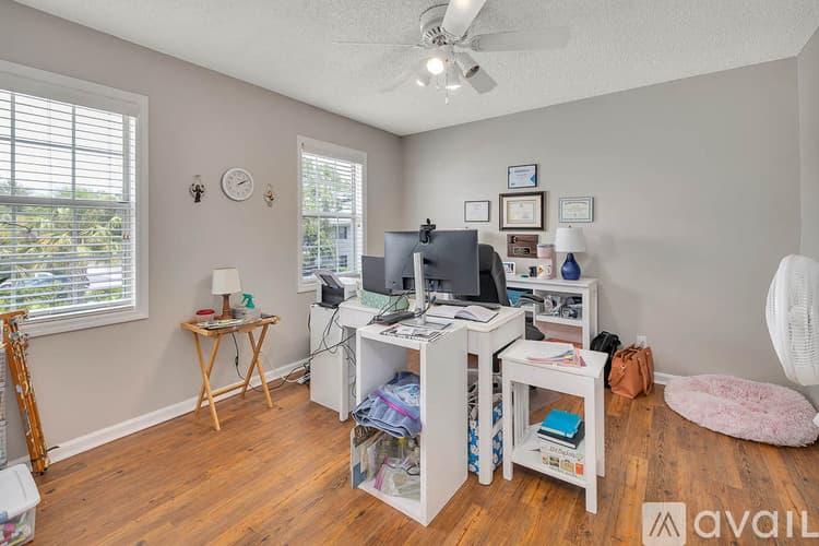 St. Simons Island Townhome: 132 S Island Square Dr