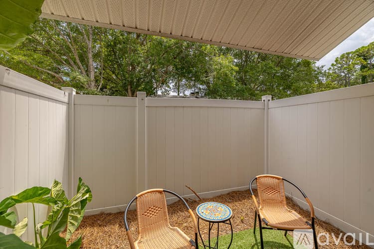 St. Simons Island Townhome: 132 S Island Square Dr