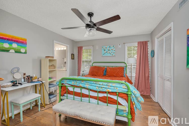St. Simons Island Townhome: 132 S Island Square Dr