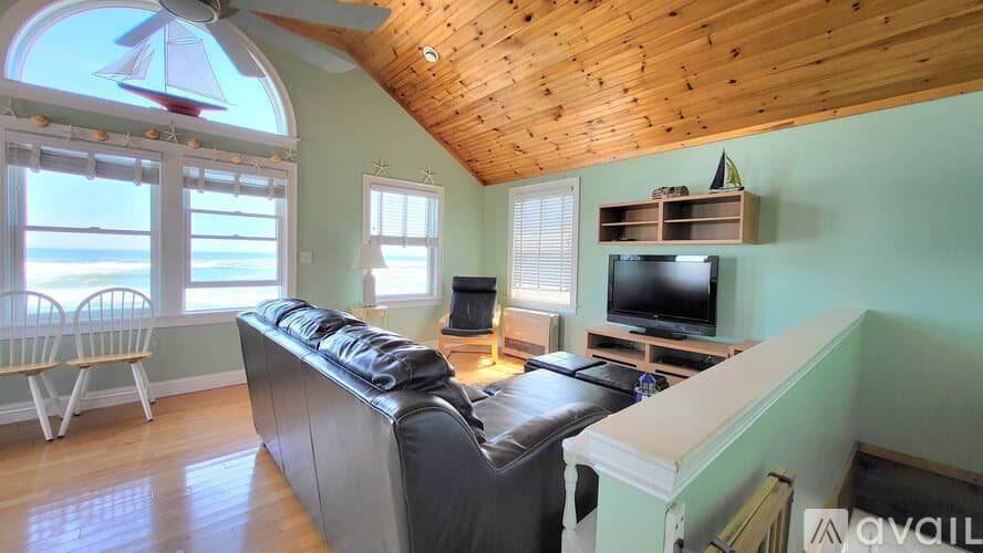 Wells House: 22 Gold Ribbon Dr