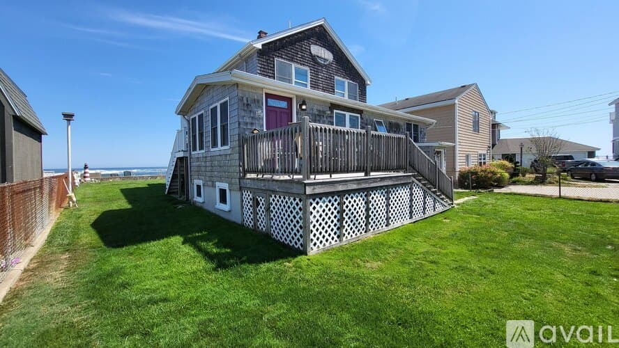 Wells House: 22 Gold Ribbon Dr