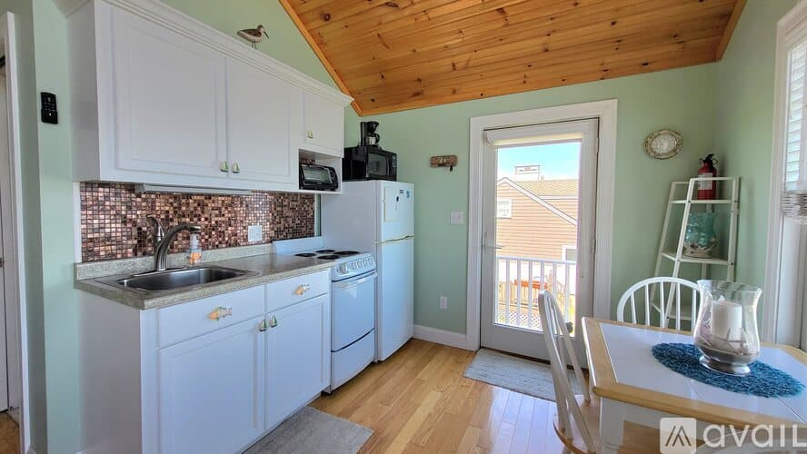Wells House: 22 Gold Ribbon Dr
