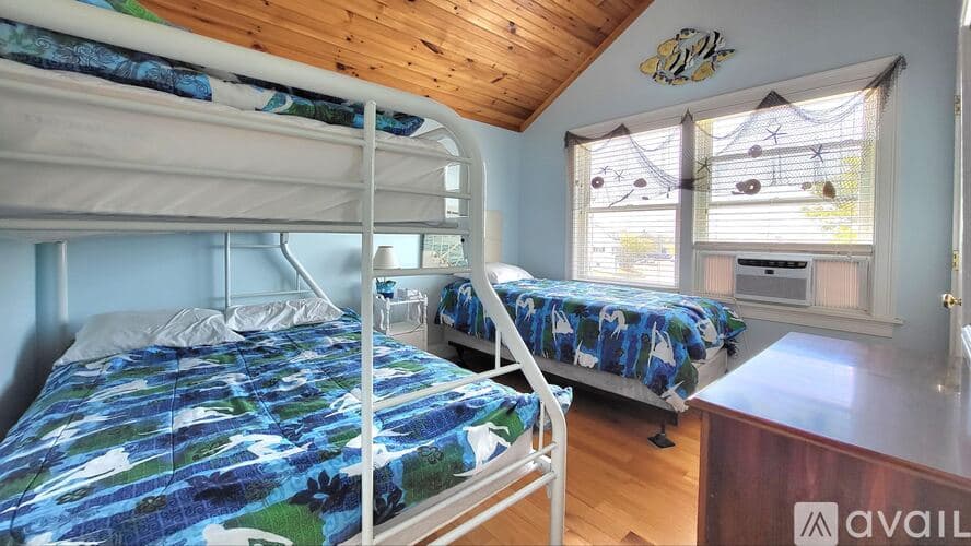 Wells House: 22 Gold Ribbon Dr