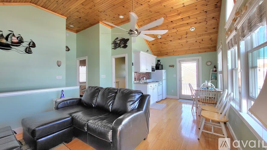Wells House: 22 Gold Ribbon Dr