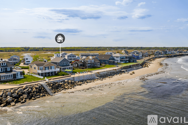 Wells House: 22 Gold Ribbon Dr