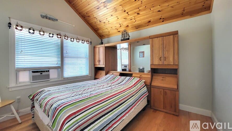 Wells House: 22 Gold Ribbon Dr