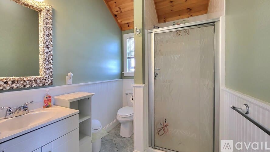 Wells House: 22 Gold Ribbon Dr
