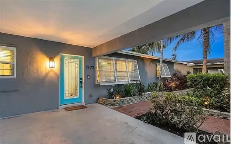 Oakland Park House: 1773 NW 37th St