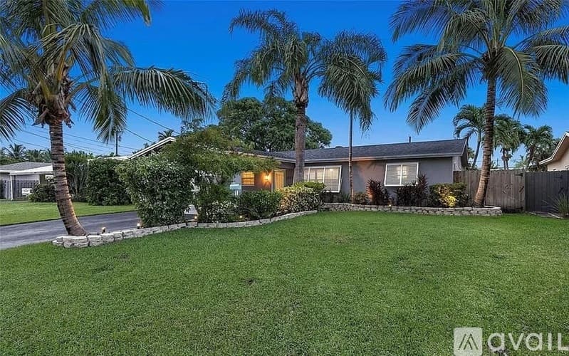 Oakland Park House: 1773 NW 37th St