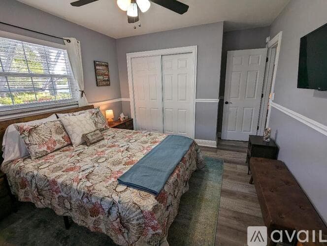 Oakland Park House: 1773 NW 37th St