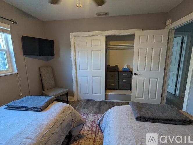 Oakland Park House: 1773 NW 37th St