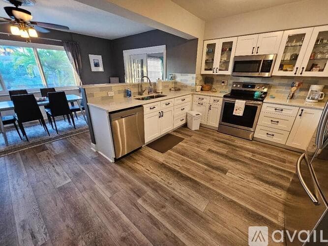 Oakland Park House: 1773 NW 37th St