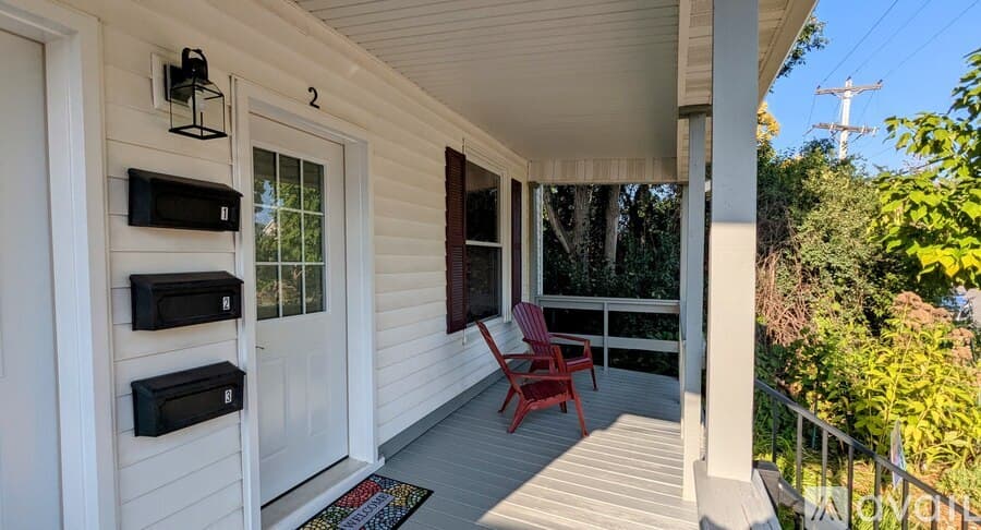 Eau Claire Apartment: 702 E Grand Ave